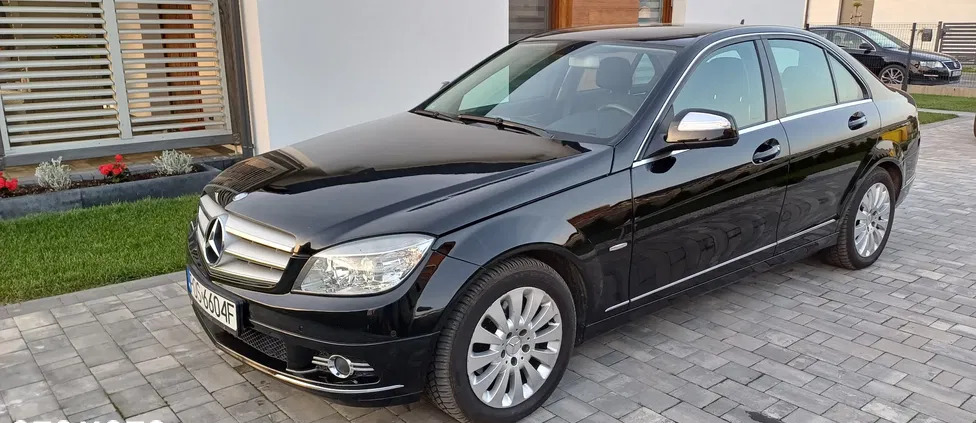 samochody osobowe Mercedes-Benz Klasa C cena 38500 przebieg: 172400, rok produkcji 2008 z Dynów